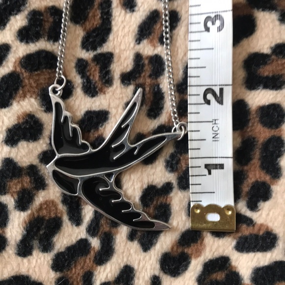 Rockabilly SPARROW Necklace Fly Away In Flight Bird Black Metal Cut Out Jewelry - Picture 1 of 6